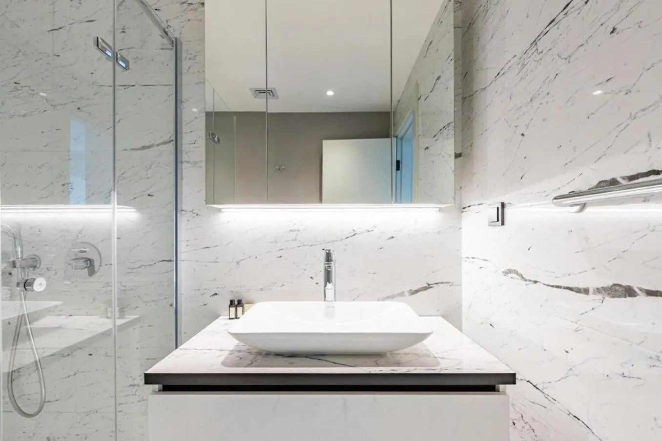 Gorgeous Modern 1Bd Terrace Condopoolviews! #233 Istanbul
